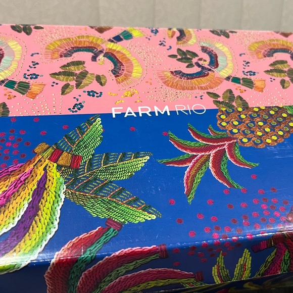 NEW FARM Rio Black Heart Clog Studded Platform Heels - Picture 12 of 12